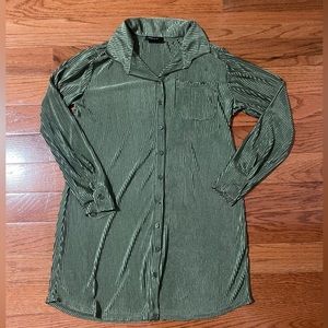 Women’s Top- Medium (green)